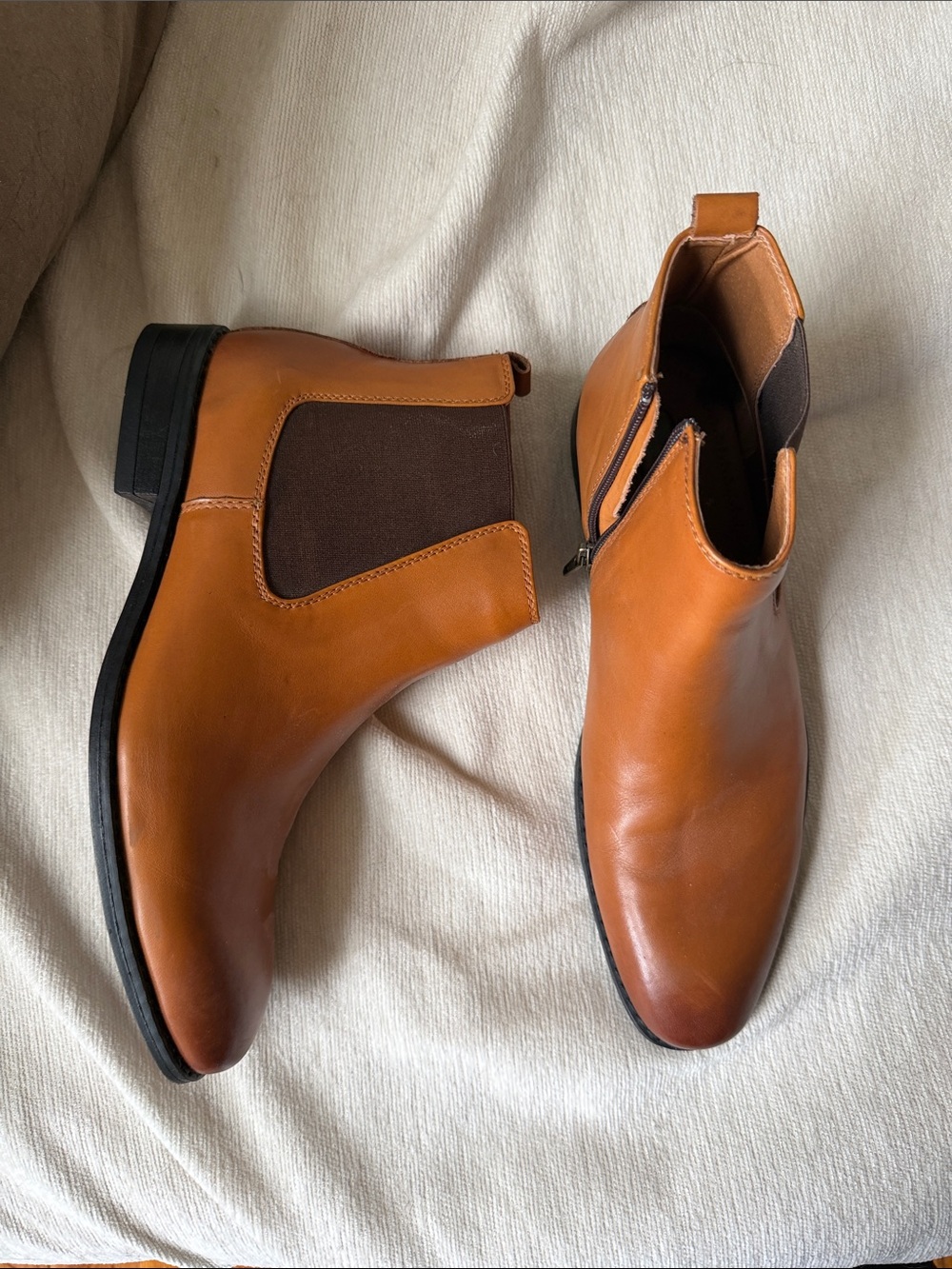 Men's Tan Leather Chukka Boots with Brown Elastic Panels